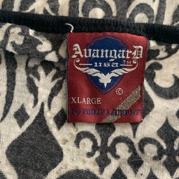 šAvangardāLongāsleeveāTĀ withāsilverābeading - Picture 6 of 7